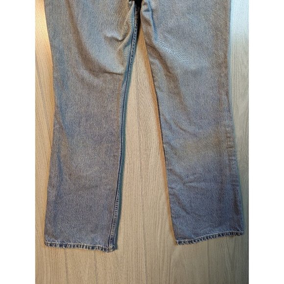 Vintage Levi's 519 Low Rise Flare Women's Junior Size 9M Light Wash Jeans Stain - Picture 8 of 15